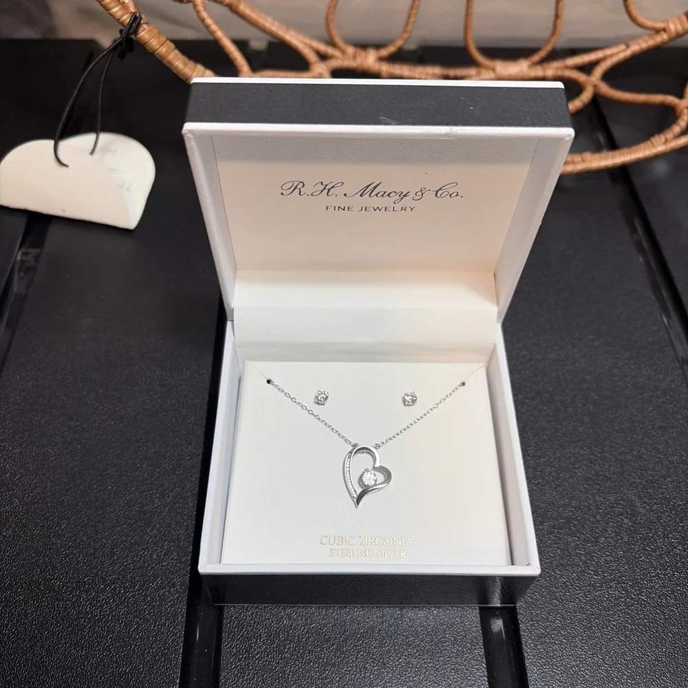 R.H. Macys &‎ Co. Fine Jew Gift Heart Necklace & Earring Cubic Zirconia & 925 SS
